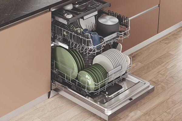 Hotpoint Hydroforce H8IHP42LUK Fully Integrated Full Size